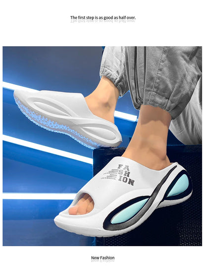 2024 Nouveaux chaussons pour hommes Sandales d'intérieur et d'extérieur Plage Confortables Diapositives souples Hommes Chaussures décontractées Tongs Pantoufles de maison Sandales