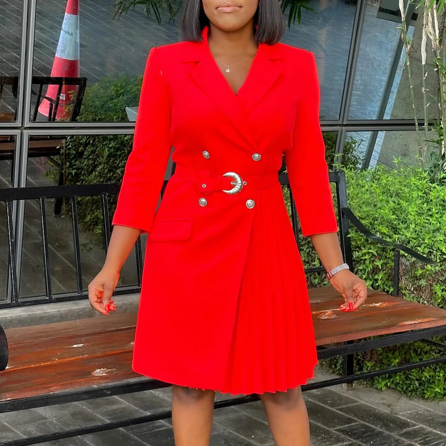 Robe plissée mi-longue à col de costume, taille haute, à la mode, nouvelle collection automne 2025