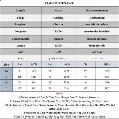 Le nouveau costume de sport pour femmes 2025 présente un cravate réversible à la mode et de grand style décontracté avec deux poches