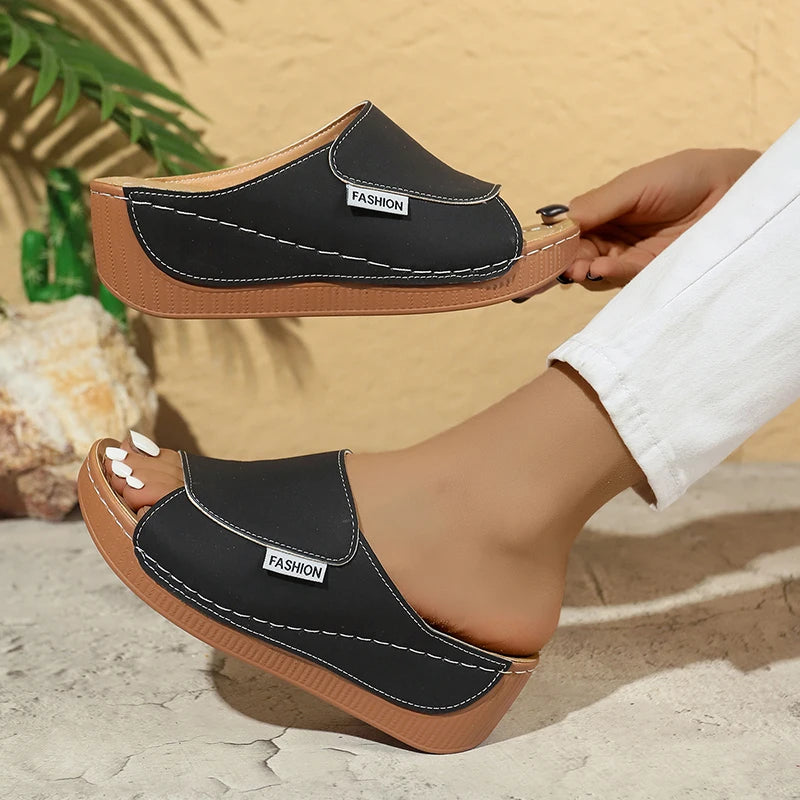 Pantoufles d'été à plateforme souple pour femmes, tongs à bout ouvert, à la mode, talon moyen léger, chaussures de plage antidérapantes, 2025