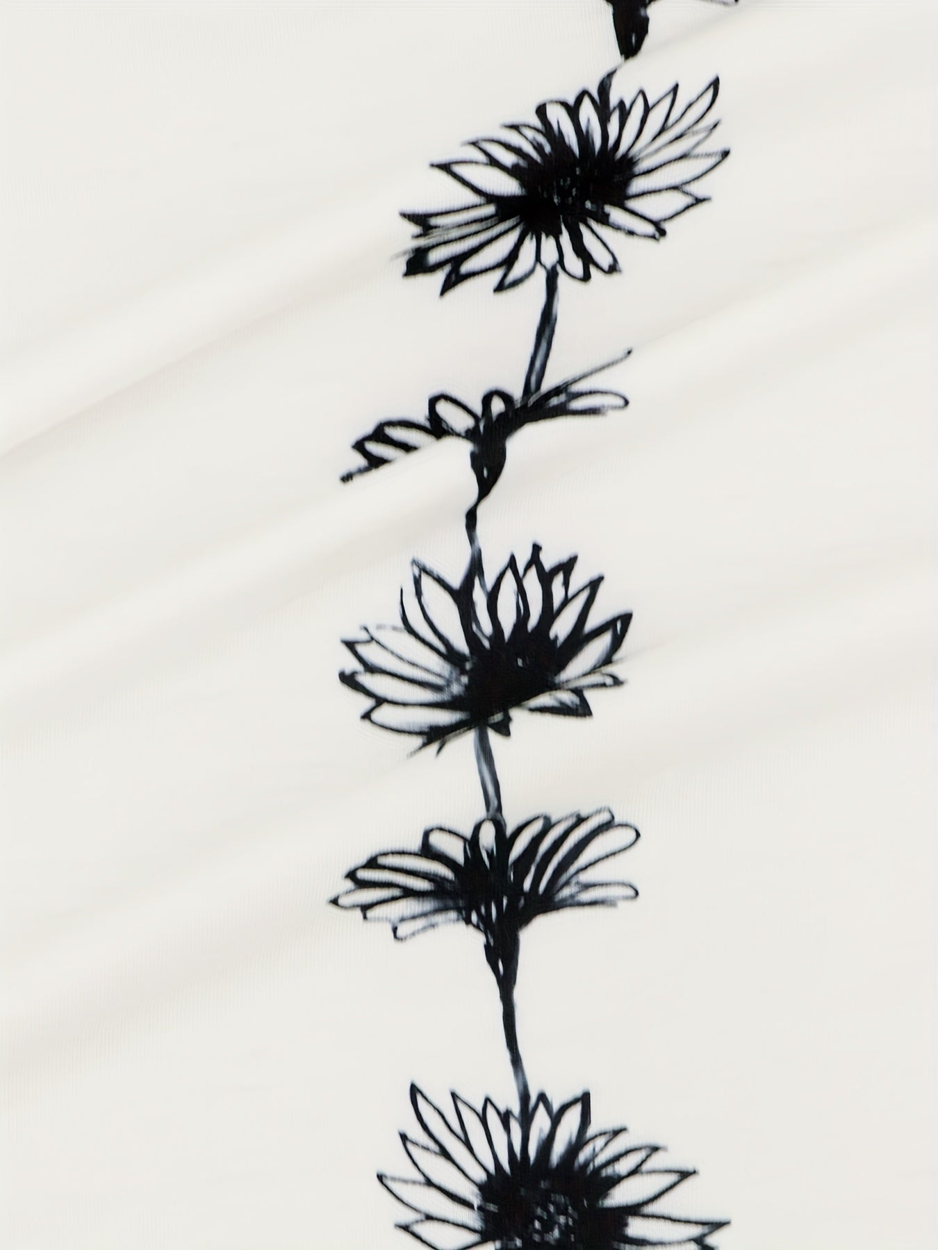 Chic Summertime Floral Tank Top – Breezy Sleeveless Notch Neck Design – Versatile Womens Fashion