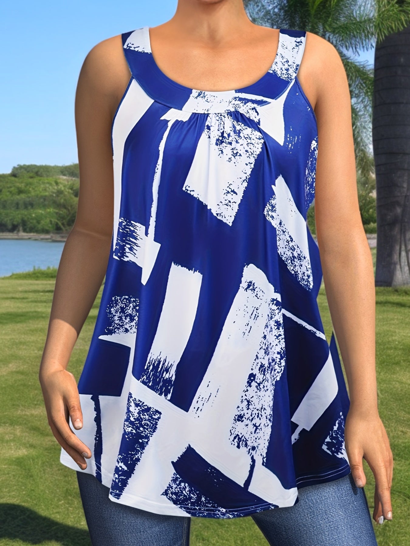 Plus Size Round Neck Colorblock Curved Hem Casual Tank Top