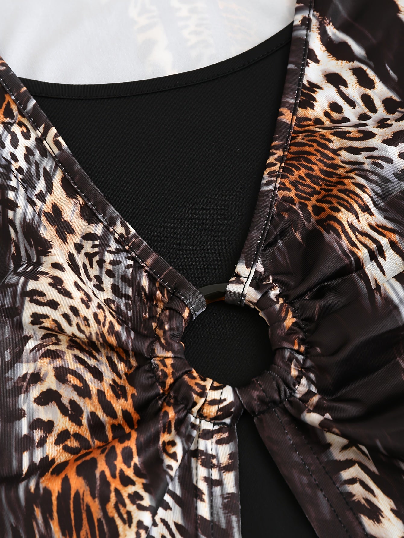 Boho Chic 2-in-1 Leopard Print Top - Casual Crew Neck, Durable Knit, Mid-Elasticity Tee for Spring/Summer/Fall