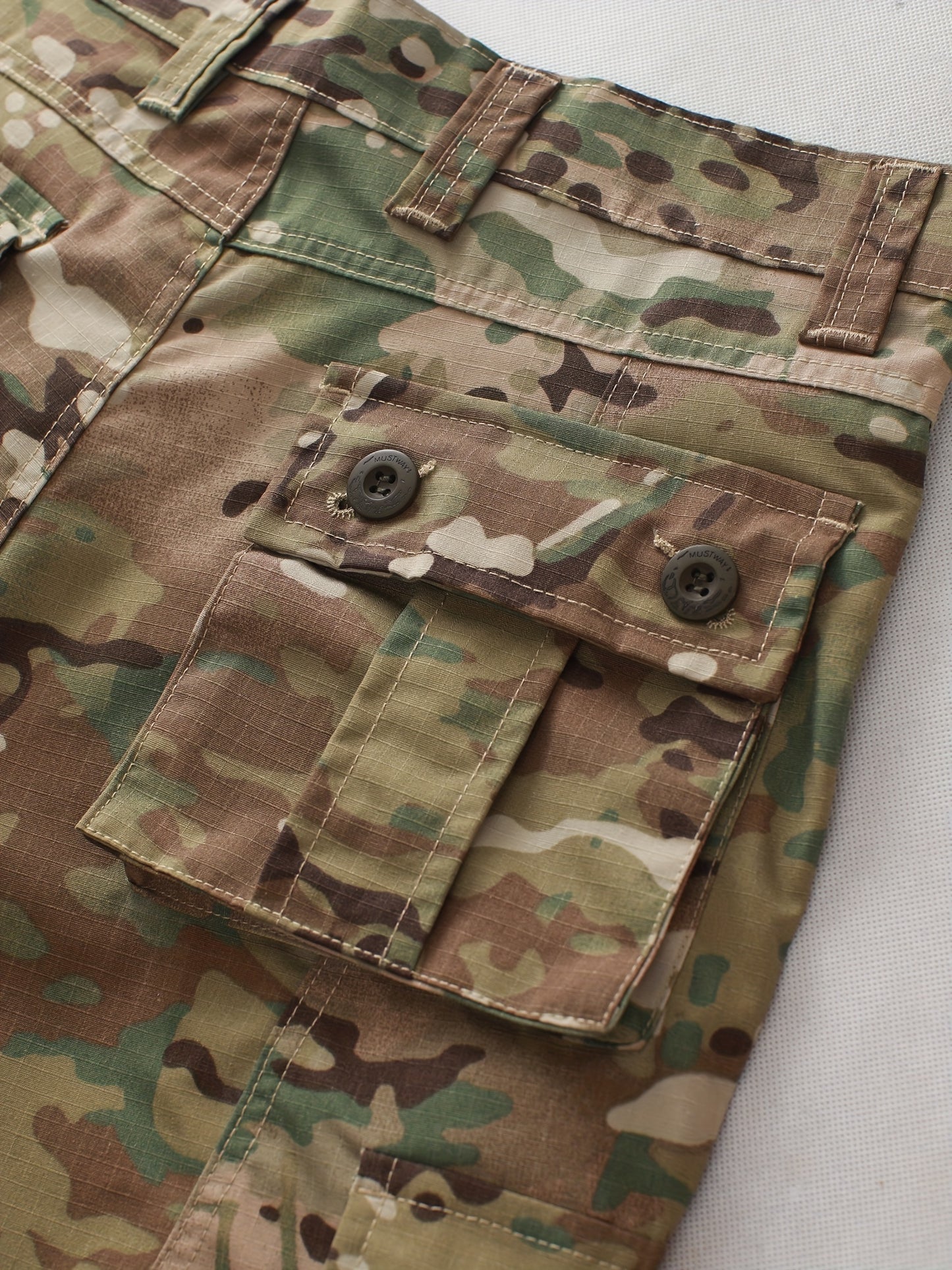 Mens Camouflage Cargo Pants - Stylish Pockets, Relaxed Loose Fit, Durable Outdoor Work Pants for Casual Hiking Adventures