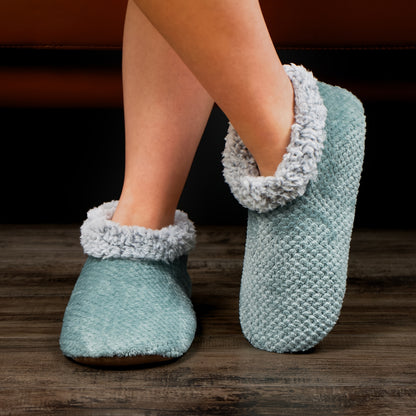 Stay Cozy in Style: Easy Slip-On Plush Lined Slippers with Non-Slip Sole for Ultimate Home Comfort & Warmth