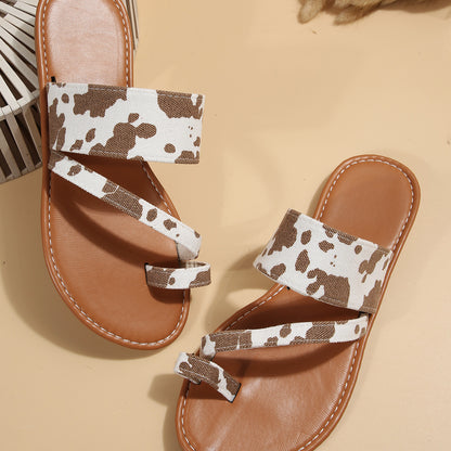 Women's Cow Pattern Slide Sandals - Casual Loop Toe Flat Summer Shoes, Lightweight & Comfortable - For Women - Perfect for Summer Beach & Casual Wear - Ideal Gift for Cow Lovers