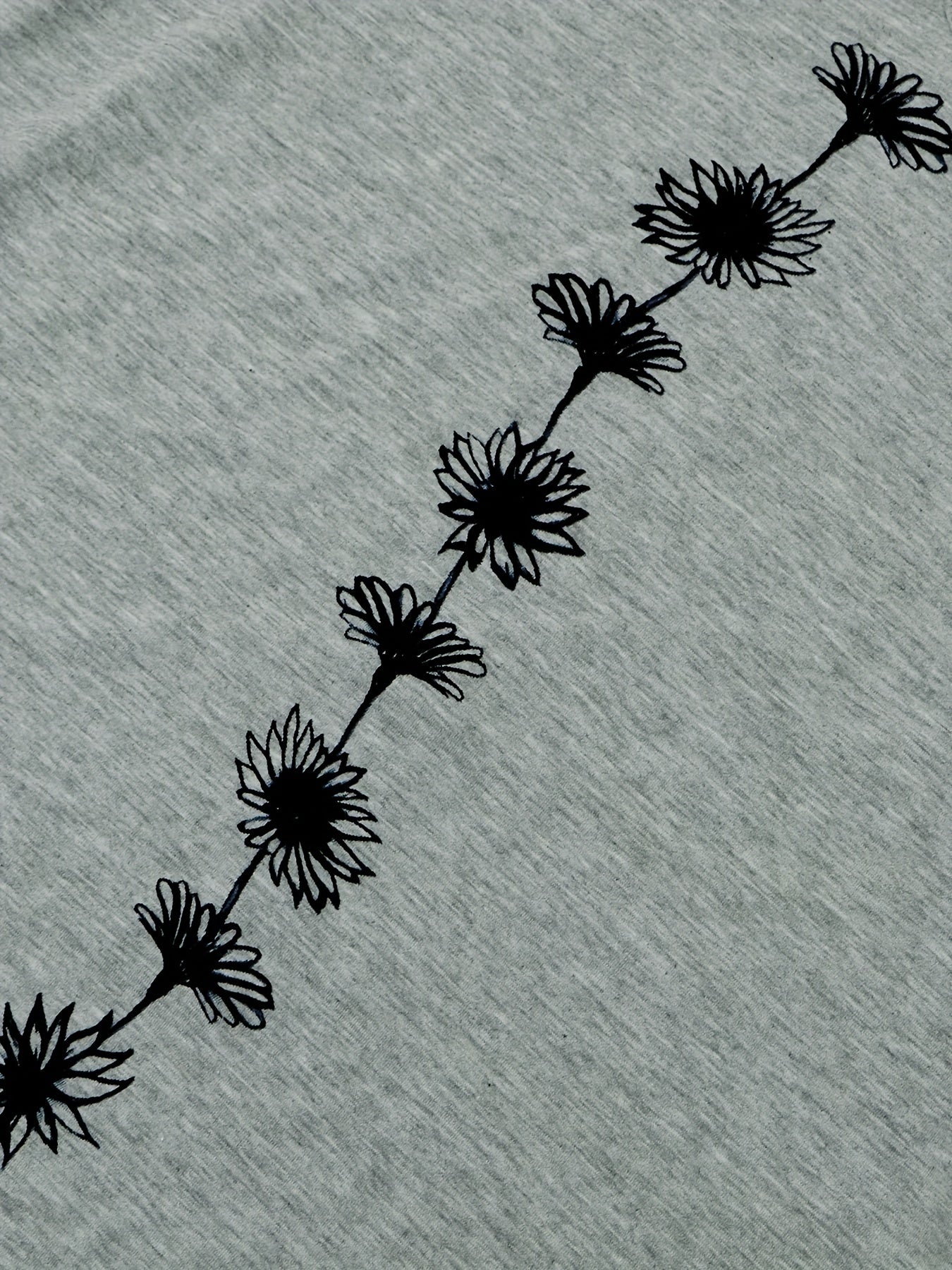 Chic Summertime Floral Tank Top – Breezy Sleeveless Notch Neck Design – Versatile Womens Fashion