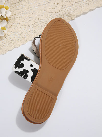 Women's Cow Pattern Slide Sandals - Casual Loop Toe Flat Summer Shoes, Lightweight & Comfortable - For Women - Perfect for Summer Beach & Casual Wear - Ideal Gift for Cow Lovers