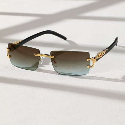 A Pair Of Classic Frameless Casual Glasses For Men